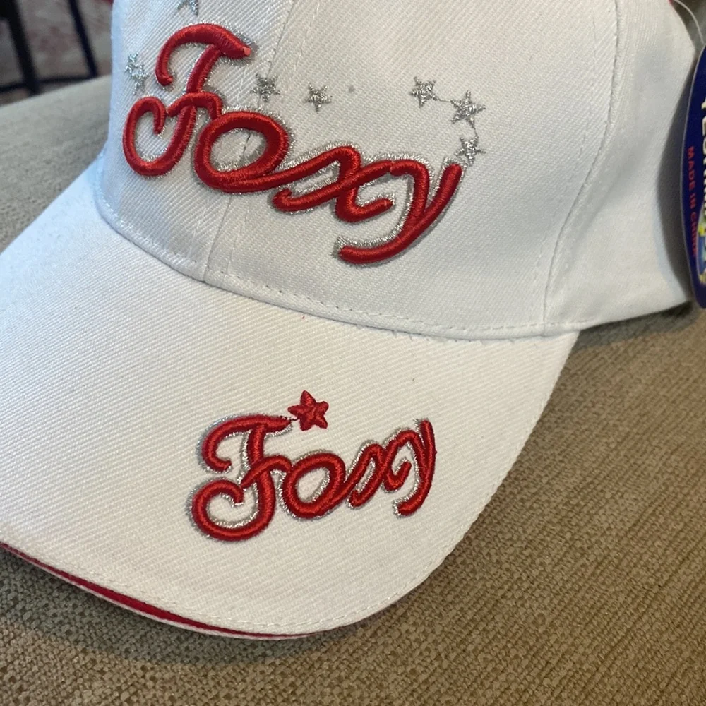 Foxy Ladies NWT White & Red Adjustable One Size Hat